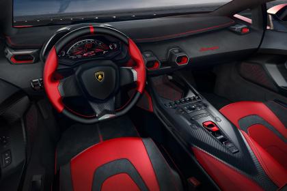 Οι τελευταίες V12 Lamborghini χωρίς... ηλεκτρισμό