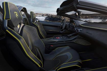 Οι τελευταίες V12 Lamborghini χωρίς... ηλεκτρισμό