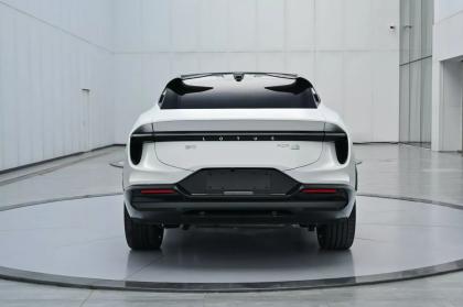 H Lotus θα προσθέσει ένα δίλιτρο μοτέρ και θα κάνει την Eletre υβριδική