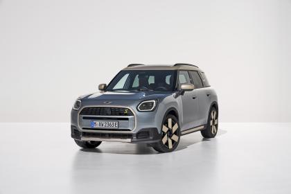 MINI Countryman SE ALL4: Είναι ηλεκτρικό και πάει παντού