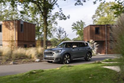 MINI Countryman SE ALL4: Είναι ηλεκτρικό και πάει παντού