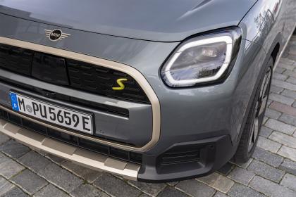 MINI Countryman SE ALL4: Είναι ηλεκτρικό και πάει παντού
