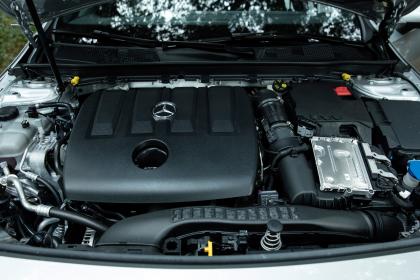 Mercedes-Benz A180d 7G-DCT 116Ps