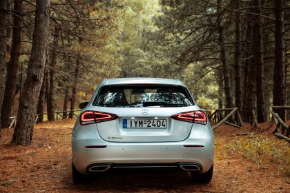 Mercedes-Benz A180d 7G-DCT 116Ps