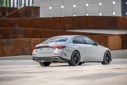 Στην Ελλάδα οι Mercedes-Benz E-Class και EQE