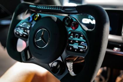 Ο Valtteri Bottas παρέλαβε τη δική του Mercedes-AMG ONE
