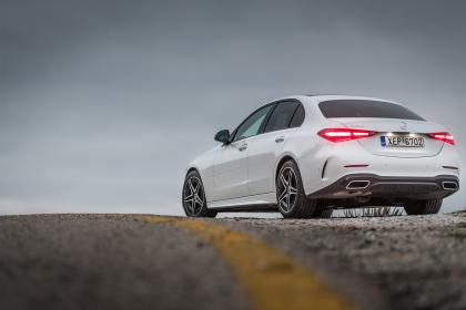 Mercedes-Benz C200 204PS