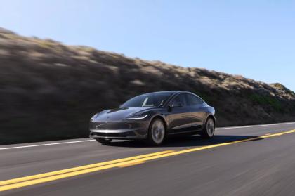 Tesla: Αυτές είναι οι Standard εκδόσεις του Model Y και του Model 3