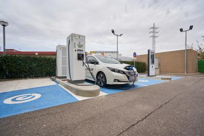 Συνεργασία Nissan και Easycharger