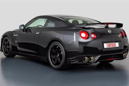 Πωλείται το Nissan GT-R Black Edition του Sebastian Vettel 