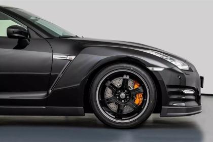 Πωλείται το Nissan GT-R Black Edition του Sebastian Vettel 