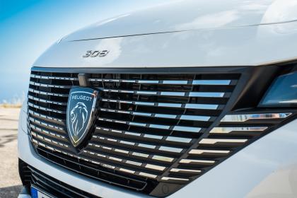 Peugeot 308 Hybrid e-EAT8 180Ps