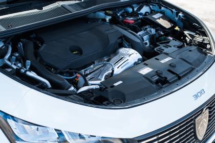 Peugeot 308 Hybrid e-EAT8 180Ps