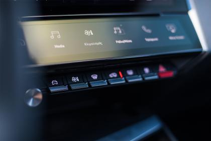 Peugeot 308 Hybrid e-EAT8 180Ps