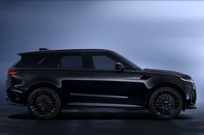 H Land Rover συστήνει την Black Edition στο Range Rover SV
