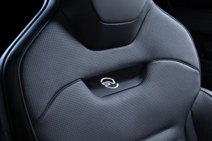 H Land Rover συστήνει την Black Edition στο Range Rover SV