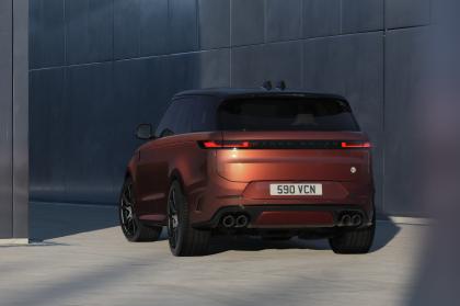 Η Land Rover παρουσιάζει το Range Rover Sport SV Carbon