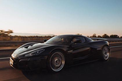 H εορταστική βόλτα του Nico Rosberg με το Rimac Nevera