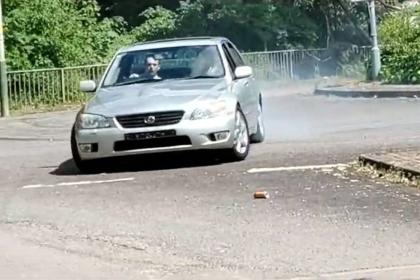 Η τιμωρία της… πλατείας