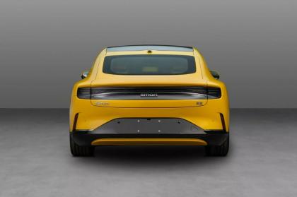 Πρόωρη αποκάλυψη για το πρώτο sedan της Smart, το #6