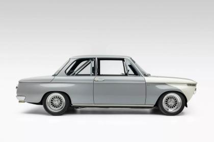 Έως 200Kg κάτω η σύγχρονη μορφή της BMW 2002