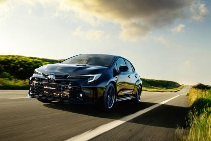 Το Advan της Yokohama στην Toyota GR Corolla