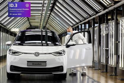 VW: Απομακρύνει την παραγωγή από την Γερμανία