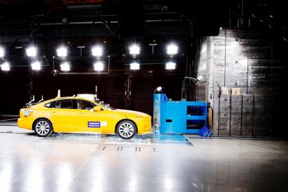 Το Volvo Cars Safety Centre γιορτάζει τα 20 χρόνια του