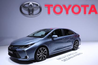 H Toyota απαντάει με αριθμούς στον πόλεμο των υβριδικών/ηλεκτρικών μοντέλων