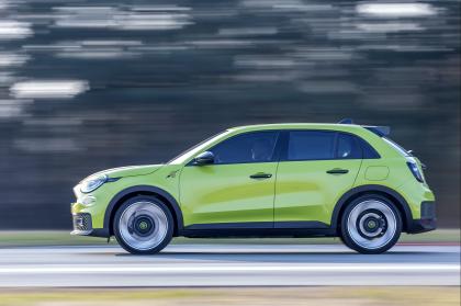 H Abarth παρουσίασε το νέο 600e σε δύο εκδόσεις