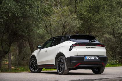 Test: Alfa Romeo Junior Elettrica 156Ps 
