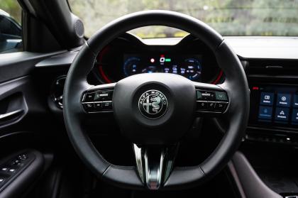 Test: Alfa Romeo Junior Elettrica 156Ps 