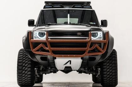 H Apocalypse Manufacturing έβαλε έξι τροχούς στο Land Rover Defender