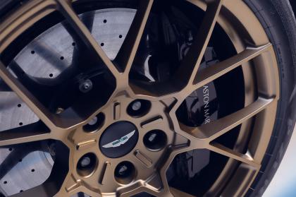 Η νέα Vanquish διαθέτει τον ισχυρότερο V12 κινητήρα της Aston Martin