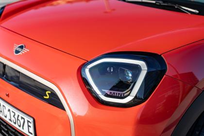 Η BMW Hellas επιδοτεί τα ηλεκτρικά της μοντέλα