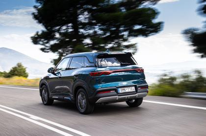 Πρώτη επαφή με το BYD Atto 2 DM-i