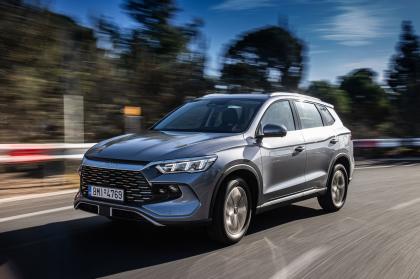 Πρώτη επαφή με το νέο BYD Sealion 5 DM-i