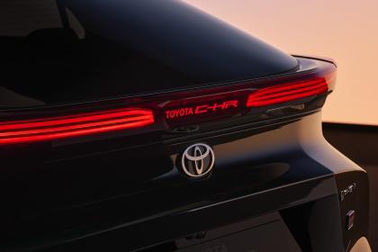 Όλα όσα θέλεις να μάθεις για το νέο Toyota C-HR