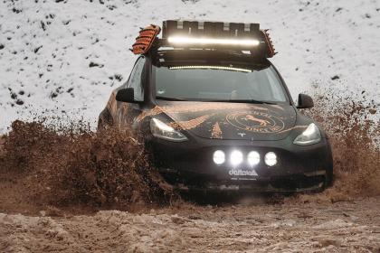 Η ομάδα της Delta 4x4 βγάζει το Model Y… εκτός δρόμου
