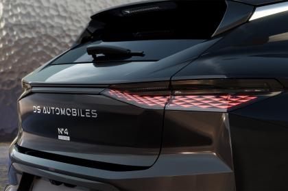 H DS Automobiles ανανεώνει το DS 4 και το ονομάζει N°4