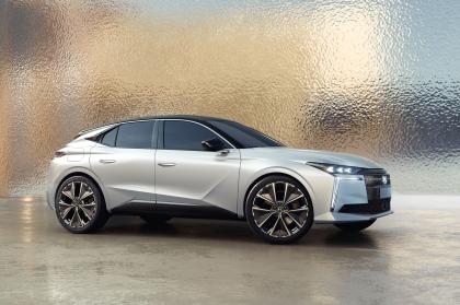 H DS Automobiles ανανεώνει το DS 4 και το ονομάζει N°4