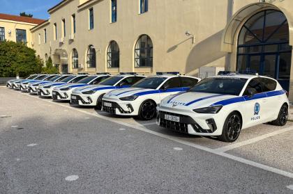 Η Ελληνική Αστυνομία εμπλουτίζει το στόλο της με 11 Cupra Leon VZ 300 ίππων