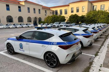 Η Ελληνική Αστυνομία εμπλουτίζει το στόλο της με 11 Cupra Leon VZ 300 ίππων