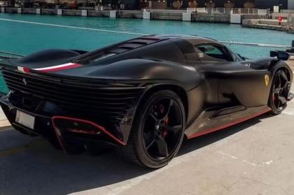 O Charles Leclerc μας έδειξε την καινούργια του Ferrari [+video]