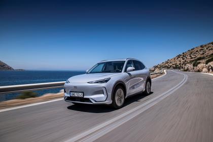 Νέα πιο προσιτή τιμή για το Geely EX5