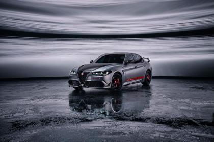 Alfa Romeo Giulia Quadrifoglio Luna Rossa: Ειδική έκδοση με 530Ps 