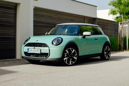 Το νέο MINI One ξεκινά από 23.250€ με αυτόματο κιβώτιο και 122Ps 