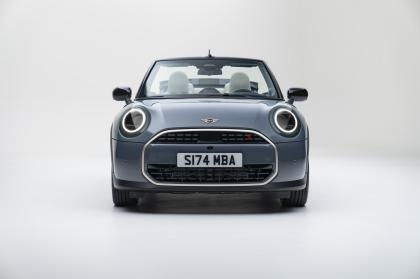 To νέο MINI Cooper και σε Cabrio εκδόσεις 