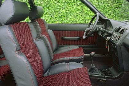 Το Peugeot 205 κλείνει τα 40