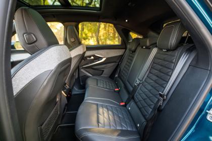 Test: Peugeot E-3008 73kWh 210Ps